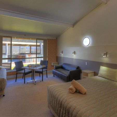 Tenterfield Motor Inn Екстер'єр фото